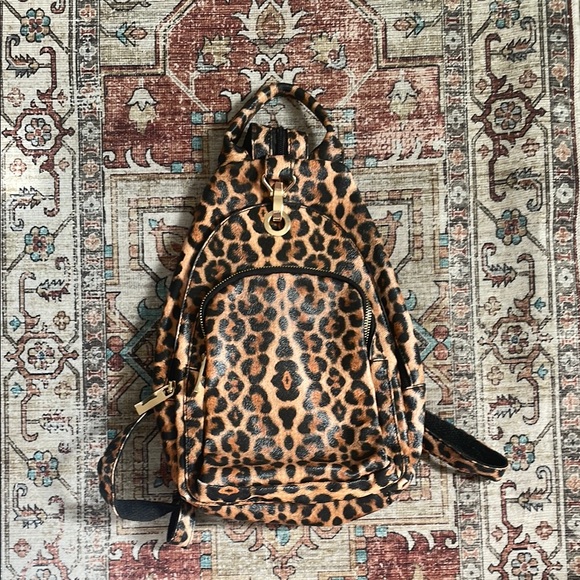 Leopard Print Backpack - Picture 1 of 2